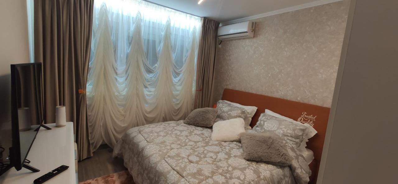 Casa Lux Apartment Bucharest Exterior photo